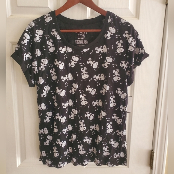 NWT Peanuts Snoopy Mighty Fine t-shirt In Vintage Black Size L - Picture 1 of 4